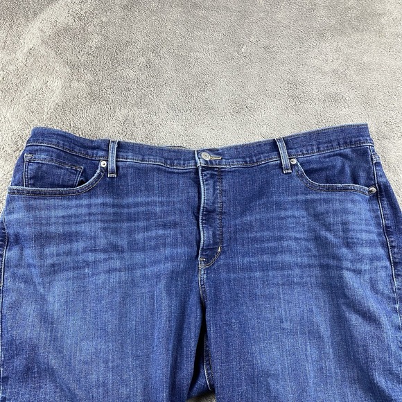 Levis Classic Bermuda Jean Shorts Womens 24W Blue Cuffed‎ Denim - Picture 3 of 16